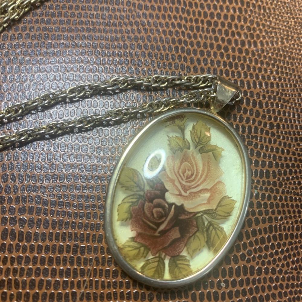 Necklace - Picture 2 of 3